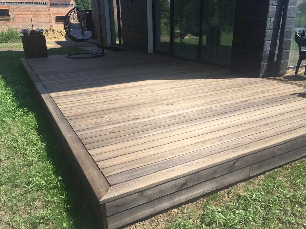 Terras van gebrand hout van Deluxe Wood